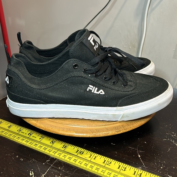 Fila Men’s CoolMax Memory Foam Canvas Shoes Black White Size 11 - Picture 2 of 9